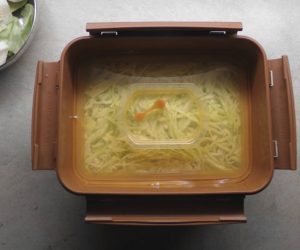 Sauerkraut in einer koreanischen Kim Chi Box