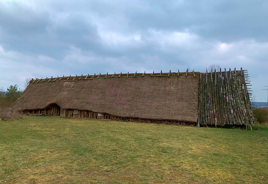 Neolithikum Langhaus Nachbau
