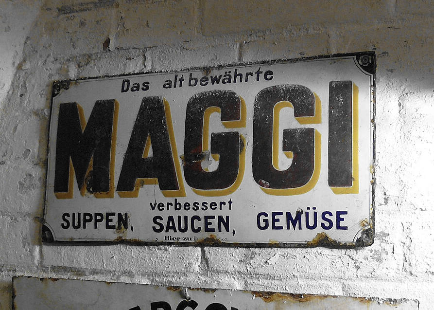 Historische Maggi-Werbung auf Blechschild