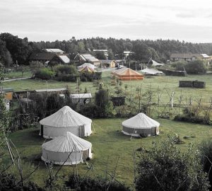 Ökodorf Sieben Linden aus der Ferne gesehen
