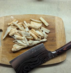 Schwarzwurzeln zerschnitten