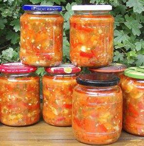 Letscho in Gläser eingekocht