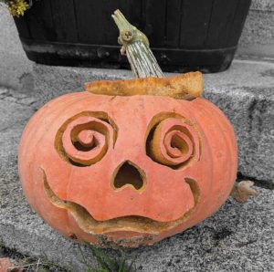 Halloween Schnitz Kuerbis