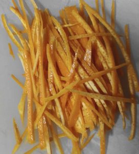 Gehobeltes Julienne-Gemüse
